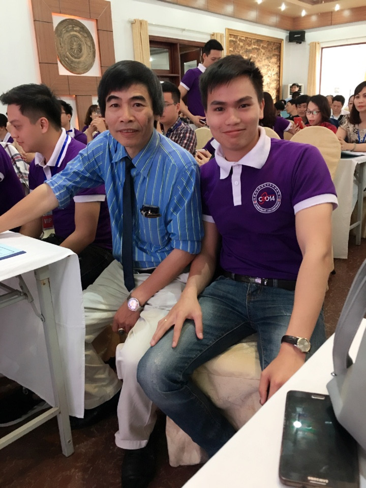 GĐ nam Á chụp hình lưu niệm cùng TS Lê Thẩm Dương